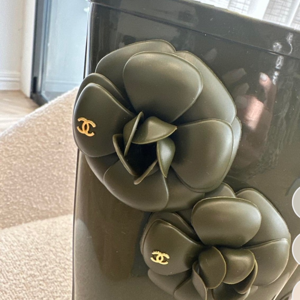 HOST PICK⭐️Authentic Chanel Camellia Flower Rain Boots ❤️ khaki Green 💚 - Picture 4 of 16